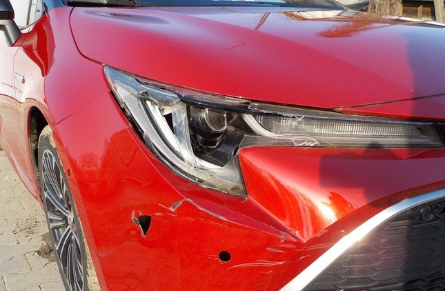 Toyota Corolla cena 53900 przebieg: 61256, rok produkcji 2019 z Pabianice małe 667